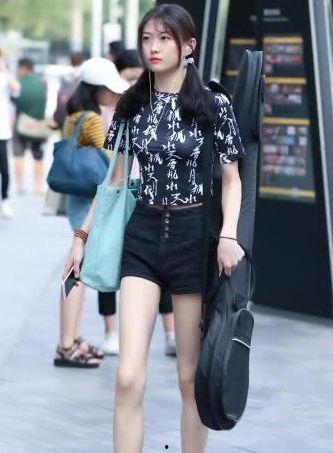 日韩时尚穿搭展示视频,时尚穿搭视频解析